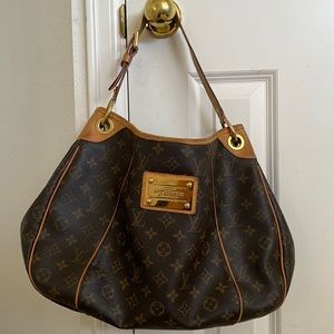 Authentic monogram galleria GM bag